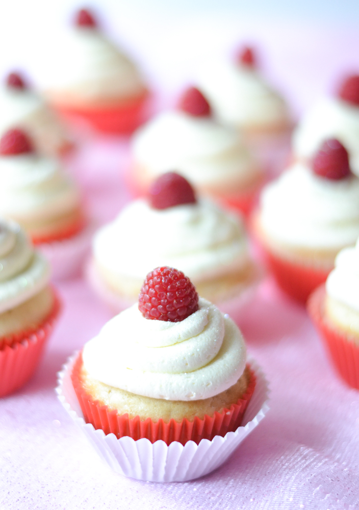 White-Chocolate-Raspberry-Cupcakes